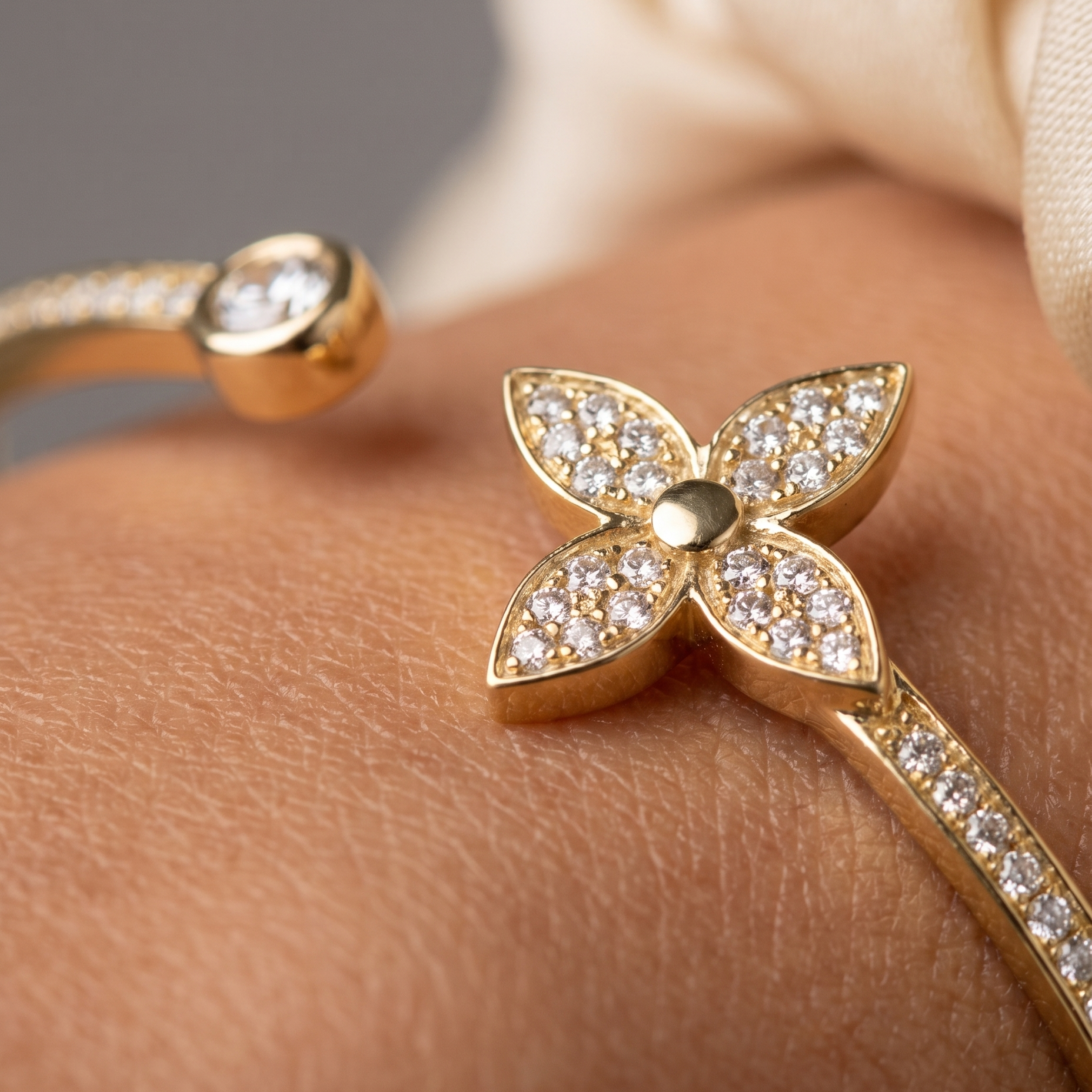 Élora Bloom Bracelet
