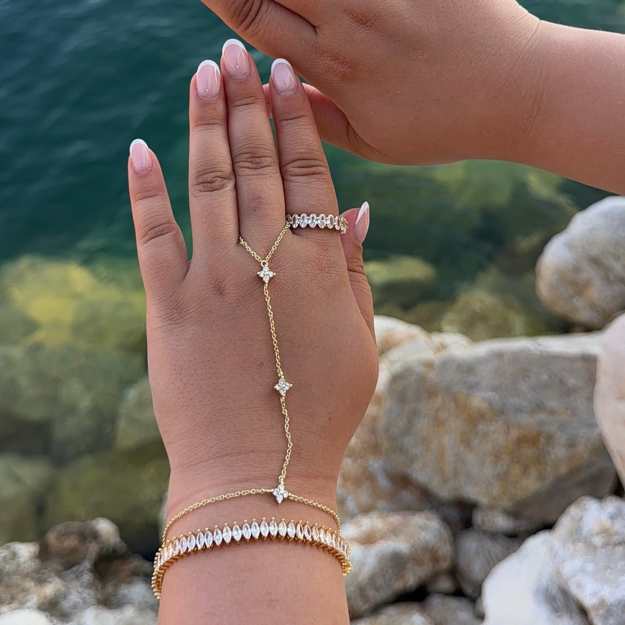 Nova Hand Chain