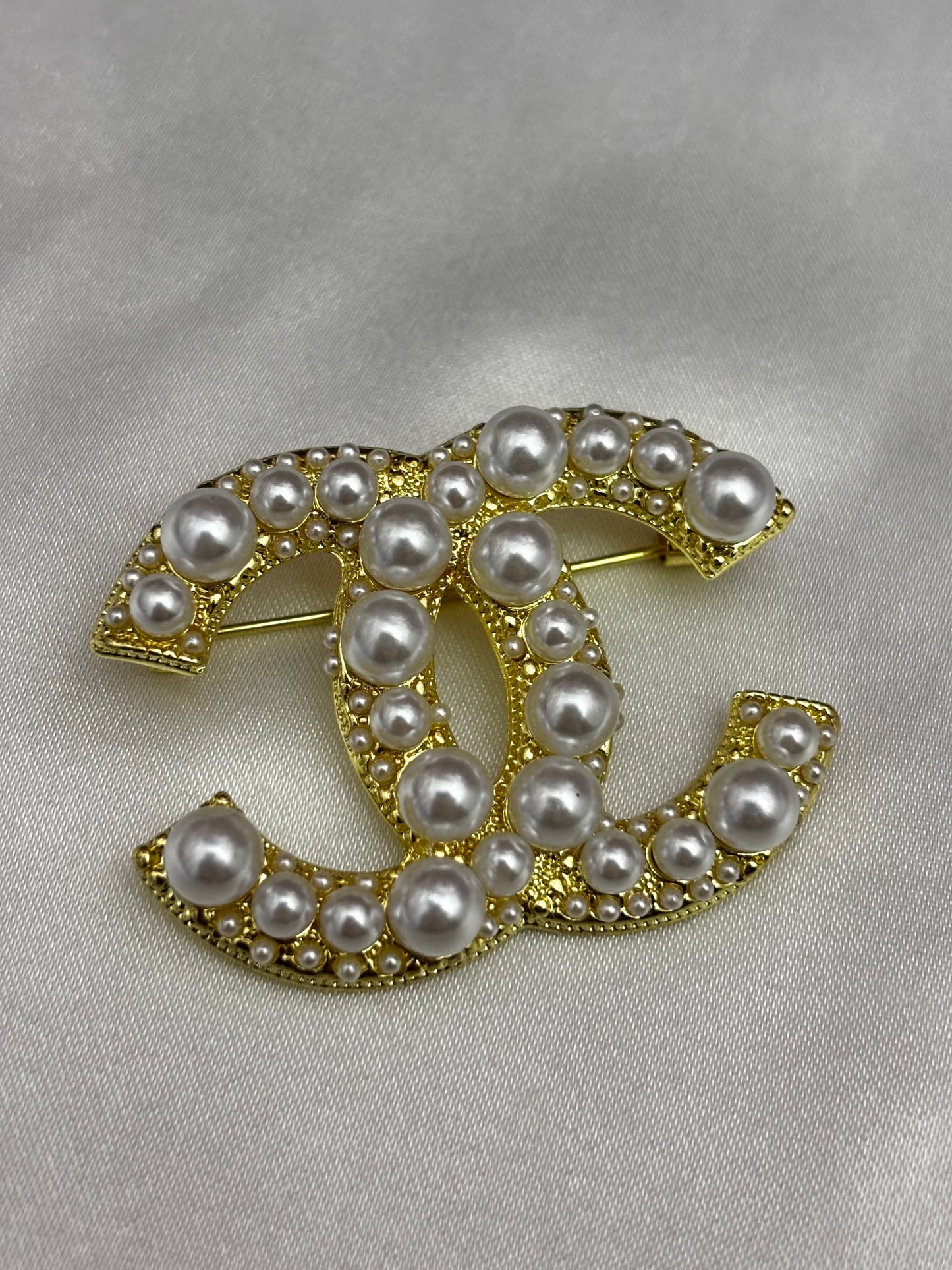 CC Pearl Brooche Limited Edition