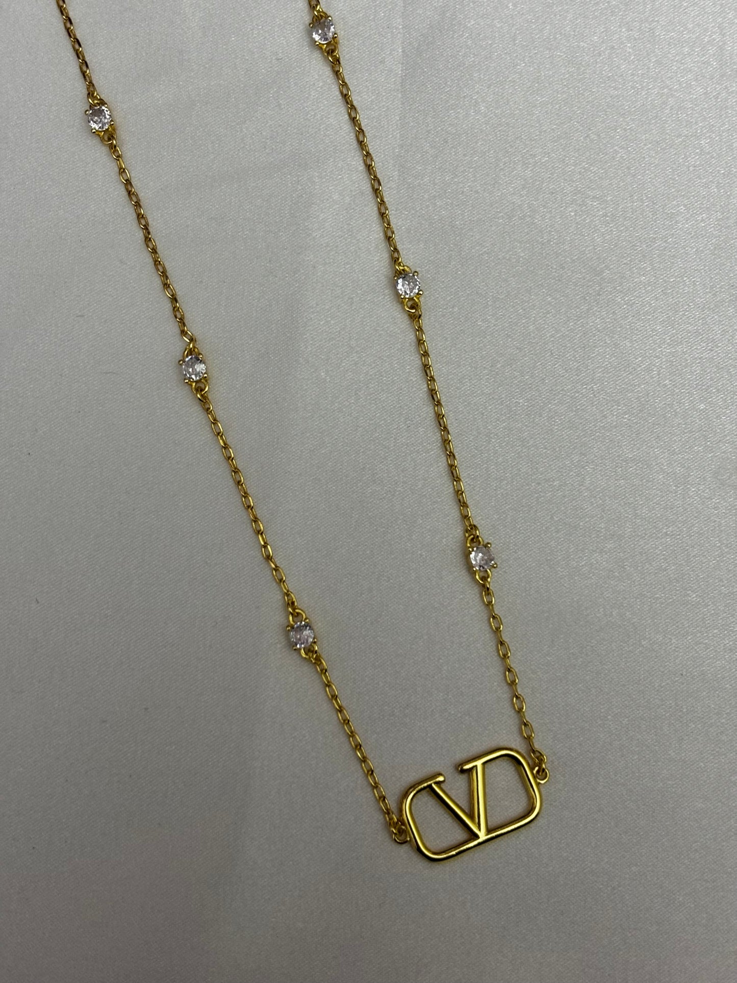 Vivi Necklace