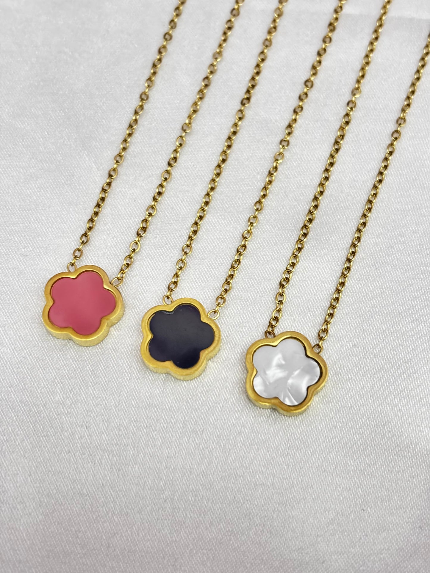 Color Gold Clover Necklace