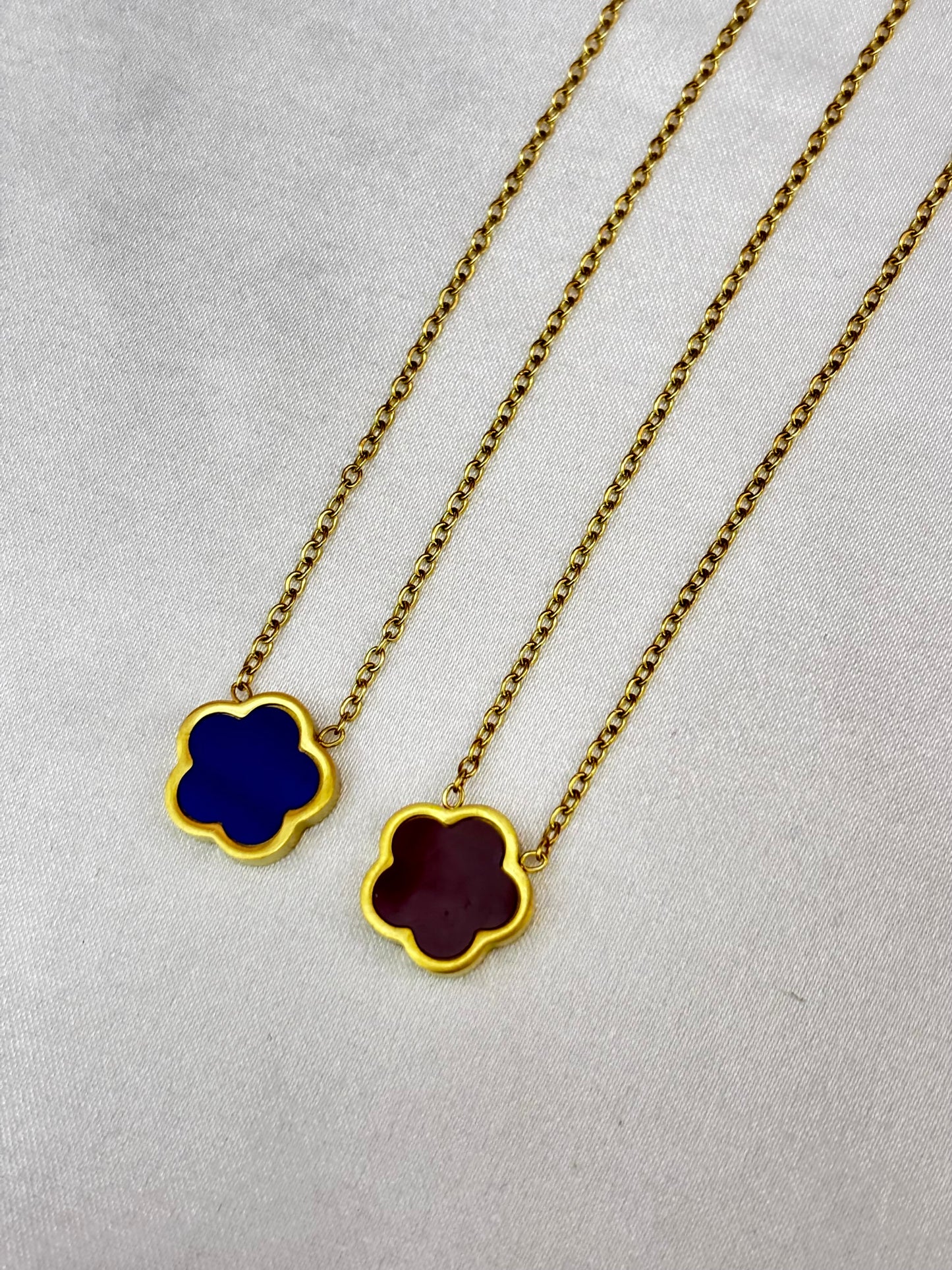 Color Gold Clover Necklace