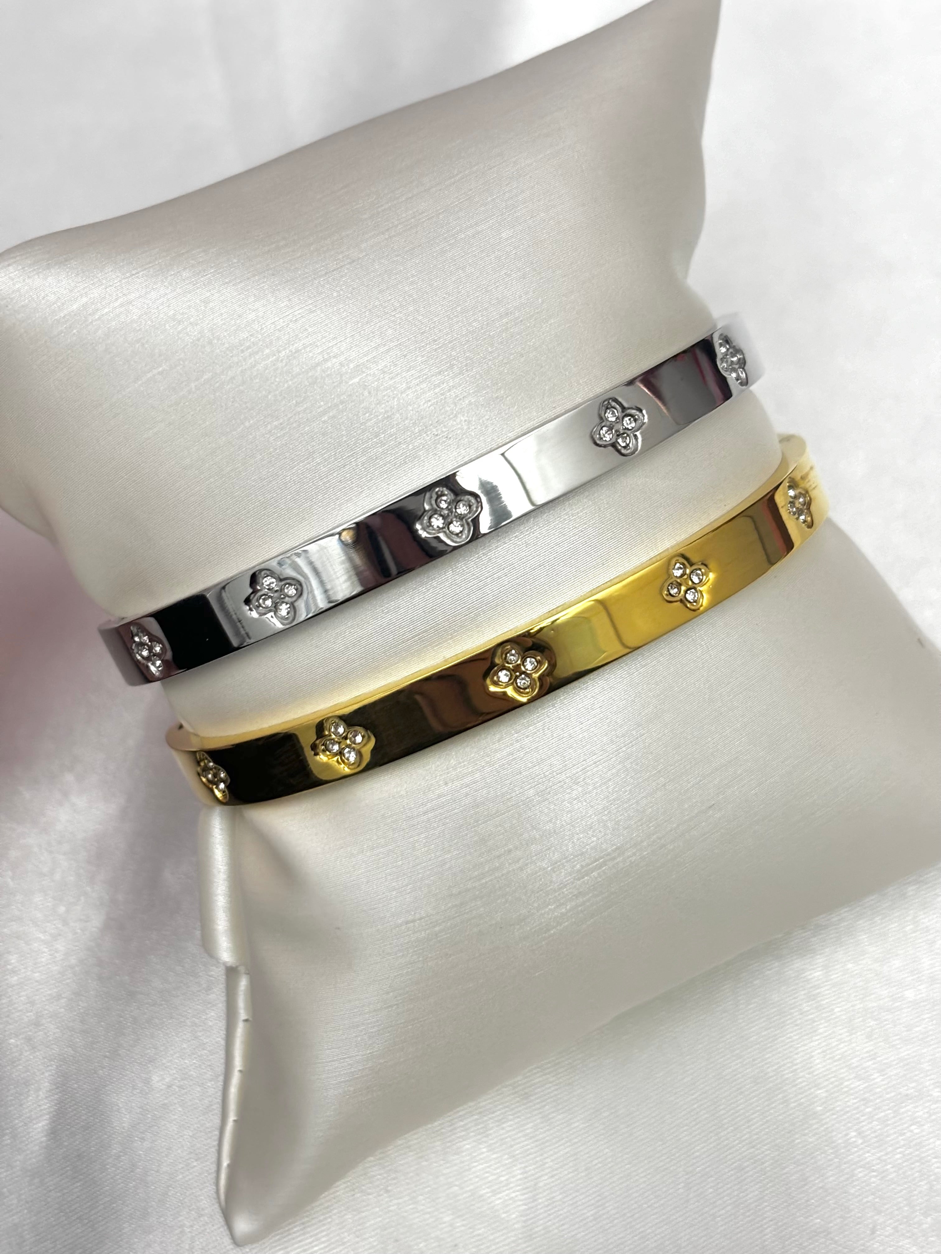 Bloemenarmband