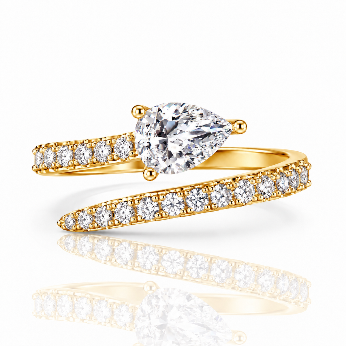 Ajana Ring in 18 carat gold-plated 925 sterling silver – front view